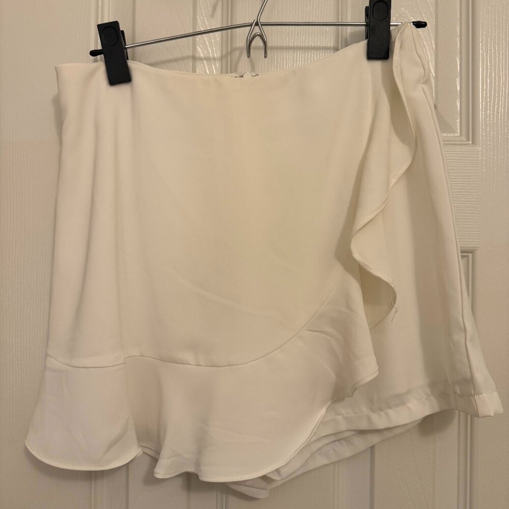 White Size 8 Princess Polly White Skort